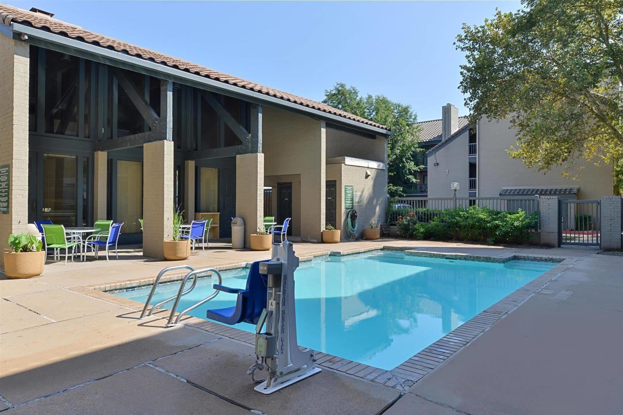 Americas Best Value Inn & Suites Extended Stay - Tulsa Kültér fotó