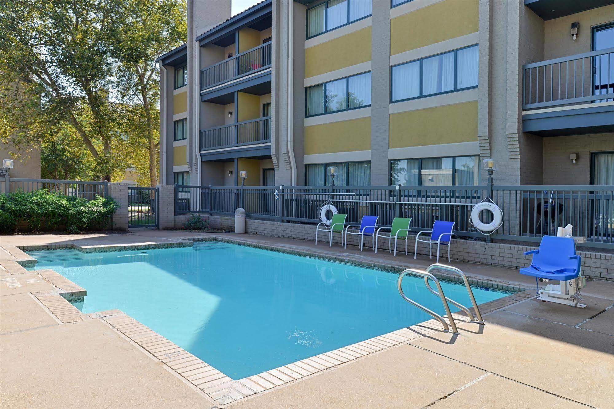 Americas Best Value Inn & Suites Extended Stay - Tulsa Kültér fotó